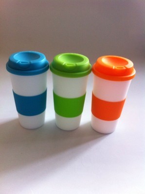 PP塑料杯與雙層咖啡杯 廠家直供的優(yōu)勢(shì)與應(yīng)用