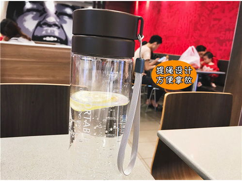 韓版透明塑料杯 運(yùn)動(dòng)防摔與時(shí)尚兼?zhèn)涞娜粘０閭H